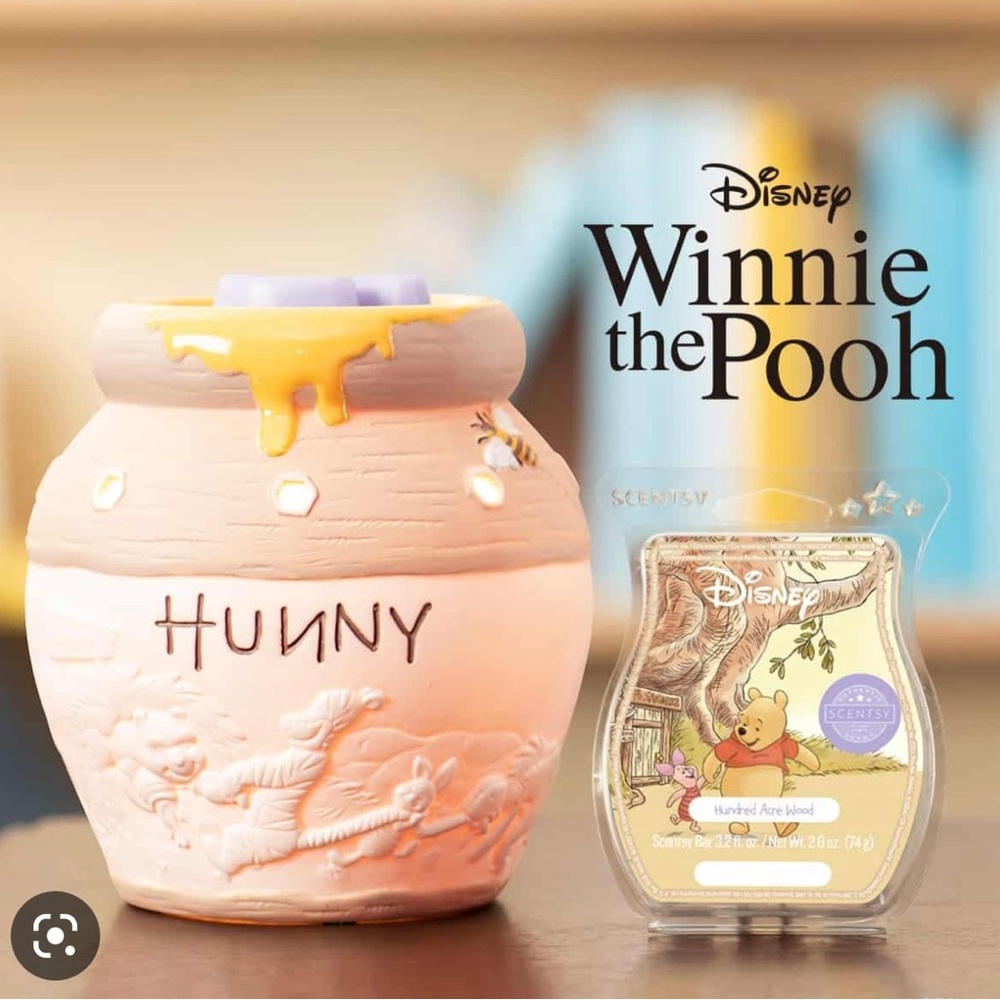 Brand new in box Winnie the Pooh Honey Jar Warmer